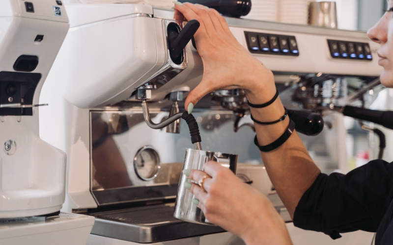 Vòi đánh sữa bị rò hoặc nhỏ giọt